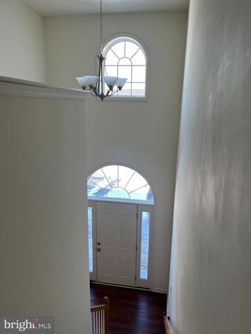 72 CHENNAULT TRL, Falling Waters, WV 25419