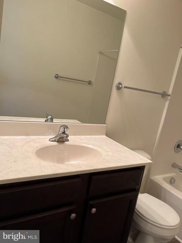 72 CHENNAULT TRL, Falling Waters, WV 25419