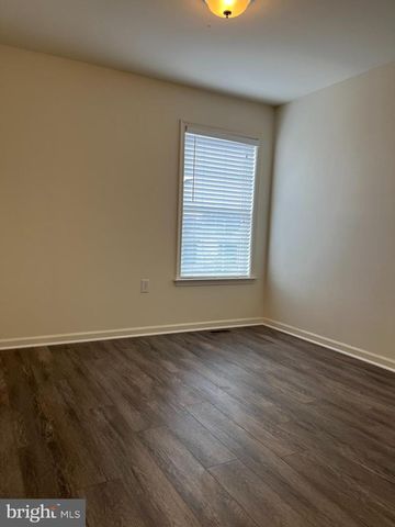 72 CHENNAULT TRL, Falling Waters, WV 25419
