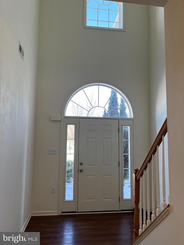 72 CHENNAULT TRL, Falling Waters, WV 25419