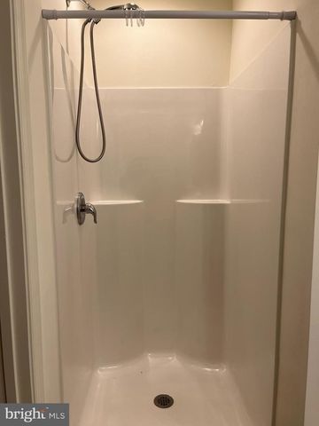 72 CHENNAULT TRL, Falling Waters, WV 25419