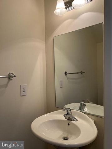 72 CHENNAULT TRL, Falling Waters, WV 25419