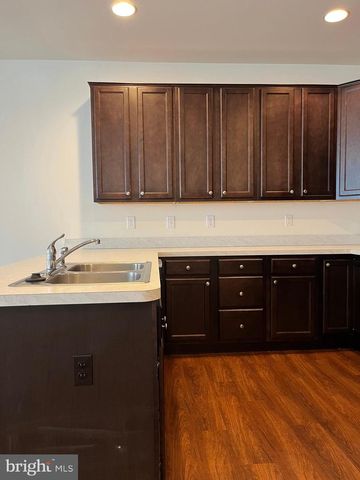72 CHENNAULT TRL, Falling Waters, WV 25419