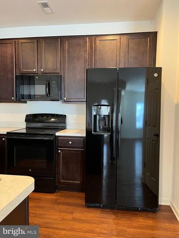 72 CHENNAULT TRL, Falling Waters, WV 25419