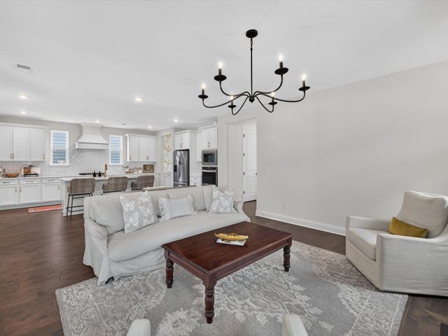 613 Green Farm Way, Spring Hill, TN 37174