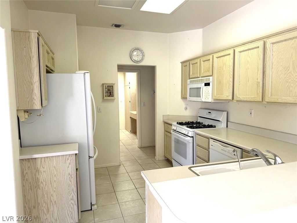 2617 Settlers Bay Lane, Las Vegas, NV 89134 — photo 2