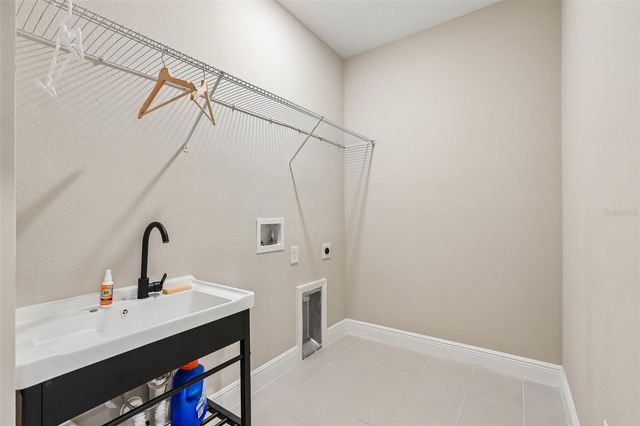 327 MANGROVE MANOR DRIVE, Apollo Beach, FL 33572