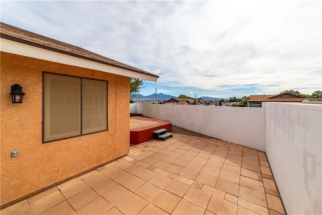 1006 Belcourt Circle, Kingman, AZ 86409