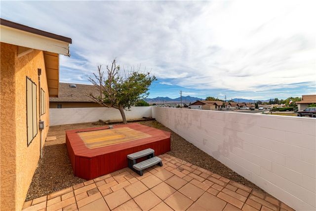 1006 Belcourt Circle, Kingman, AZ 86409