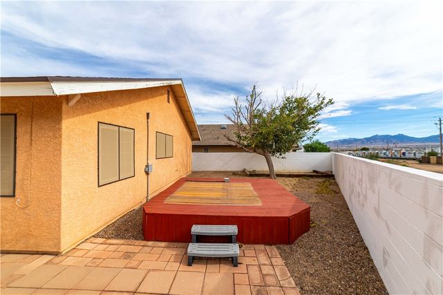 1006 Belcourt Circle, Kingman, AZ 86409