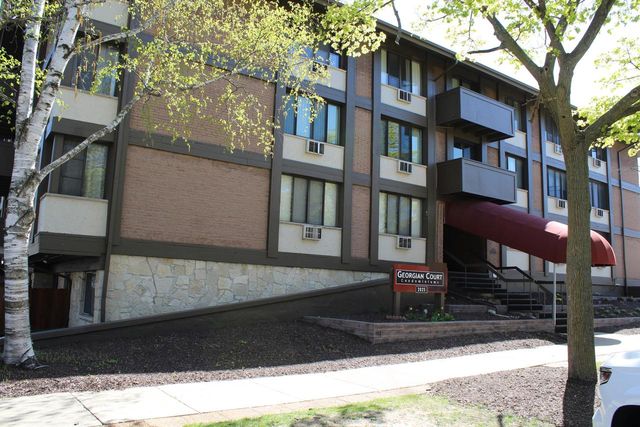 2025 E Greenwich AVENUE #219, Milwaukee, WI 53211