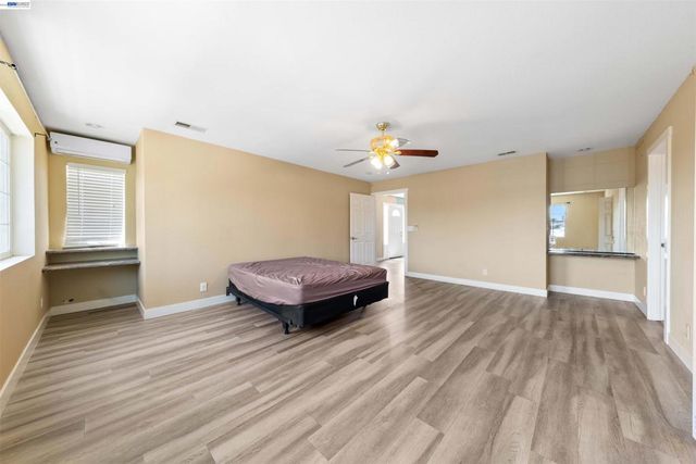 2102 2102 Overhill Rd, Concord, CA 94520