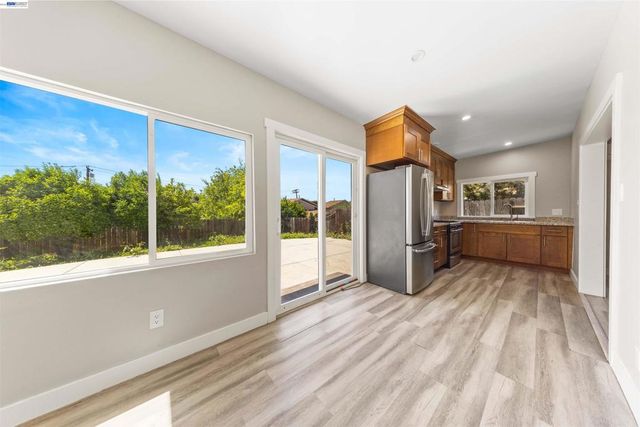 2102 2102 Overhill Rd, Concord, CA 94520