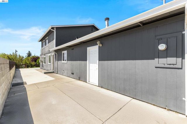 2102 2102 Overhill Rd, Concord, CA 94520