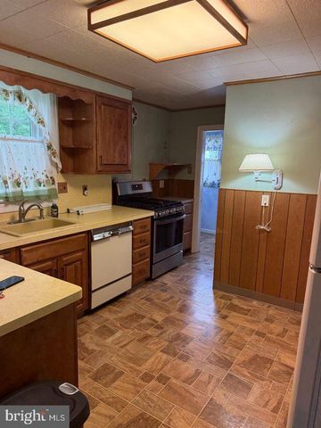 23 W WOODLAND AVE, Springfield, PA 19064
