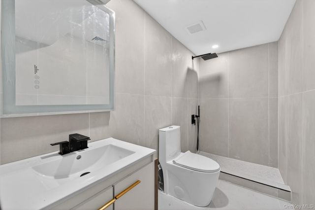 14772 Huxley Street, Rosedale, NY 11422