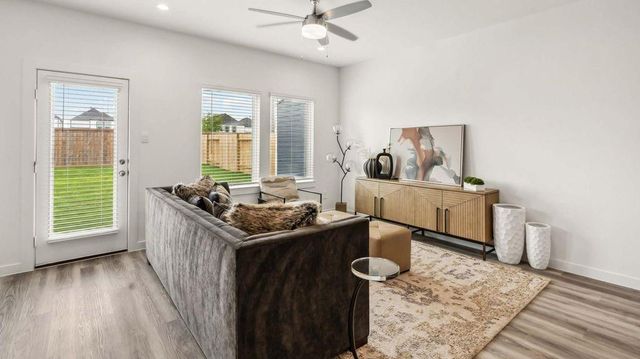 5813 Burt Street, Houston, TX 77091