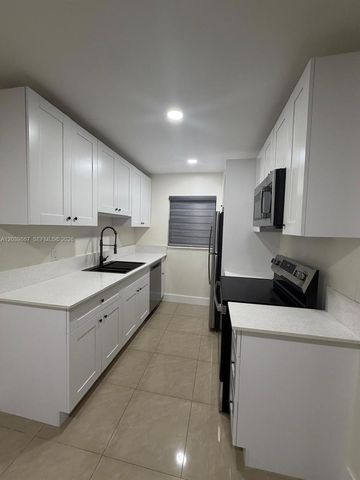 10350 SW 220th St 257, Cutler Bay, FL 33190