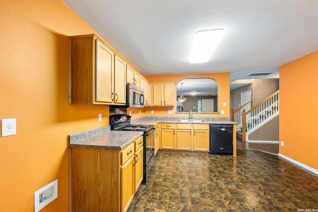 10407 Crystal, Universal City, TX 78148