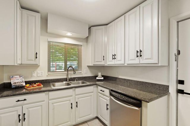 2100 preston Ln, Modesto, CA 95355