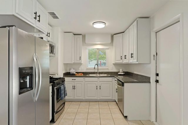 2100 preston Ln, Modesto, CA 95355