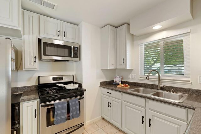 2100 preston Ln, Modesto, CA 95355