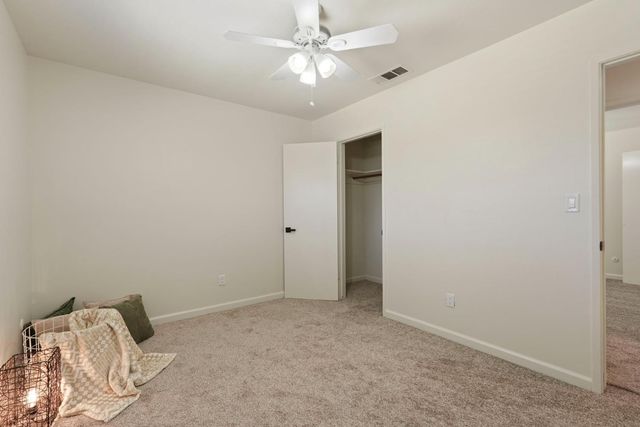 2100 preston Ln, Modesto, CA 95355