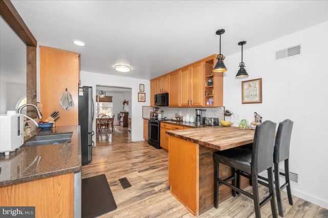 110 TOPAZ DR, Chambersburg, PA 17202