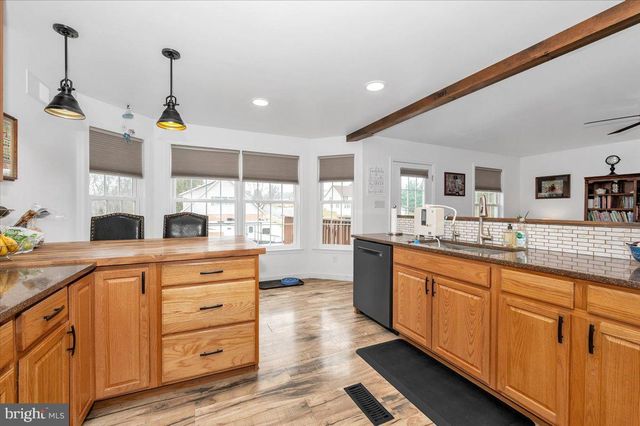 110 TOPAZ DR, Chambersburg, PA 17202