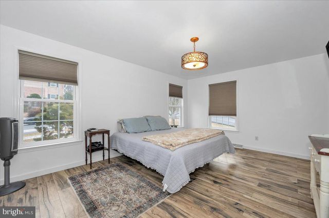 110 TOPAZ DR, Chambersburg, PA 17202