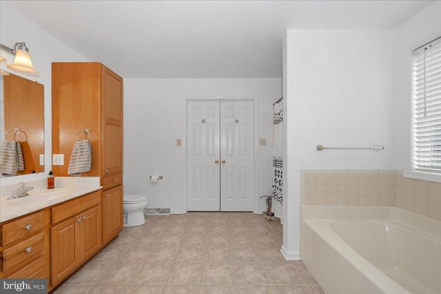 110 TOPAZ DR, Chambersburg, PA 17202