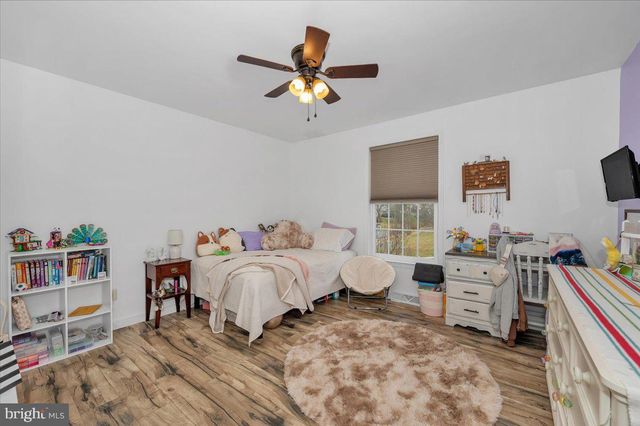 110 TOPAZ DR, Chambersburg, PA 17202