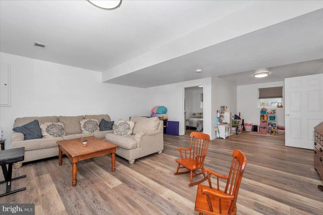 110 TOPAZ DR, Chambersburg, PA 17202