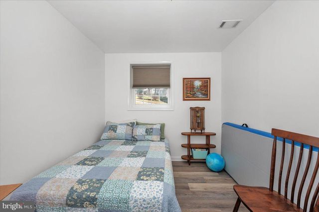 110 TOPAZ DR, Chambersburg, PA 17202