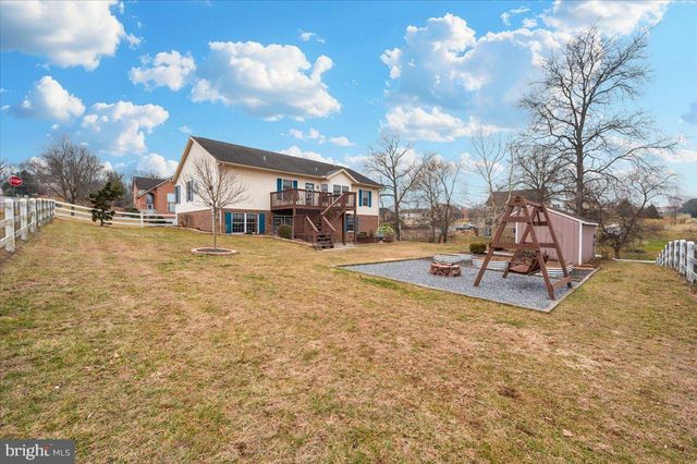 110 TOPAZ DR, Chambersburg, PA 17202