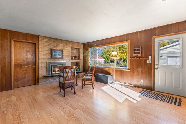 869 7th Avenue NW, New Brighton, MN 55112