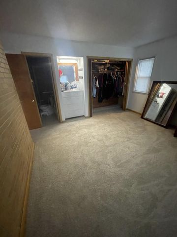 869 7th Avenue NW, New Brighton, MN 55112