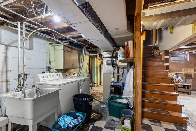 869 7th Avenue NW, New Brighton, MN 55112