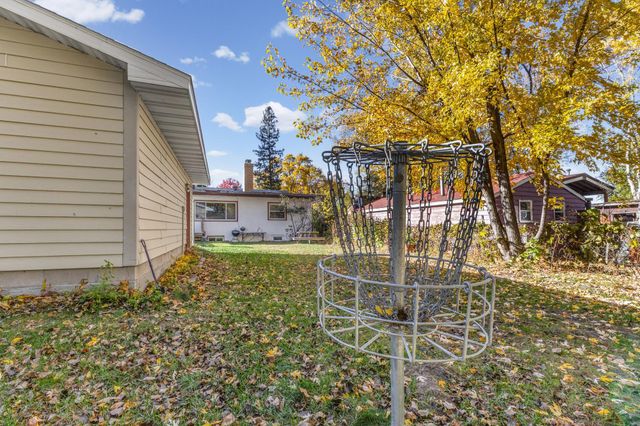 869 7th Avenue NW, New Brighton, MN 55112