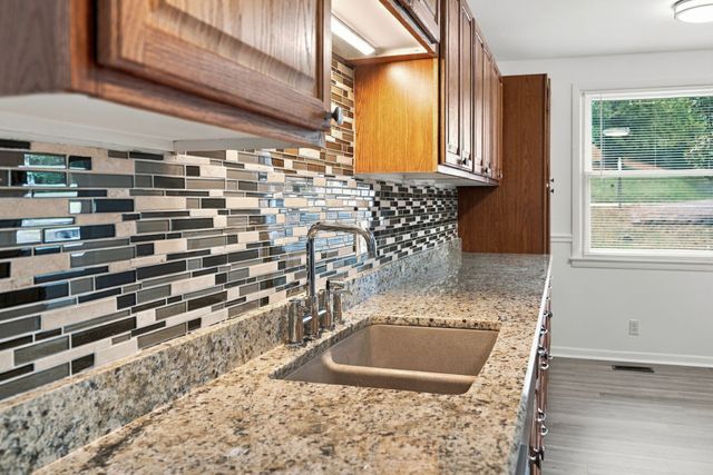 2206 Courtney Ave, Nashville, TN 37218