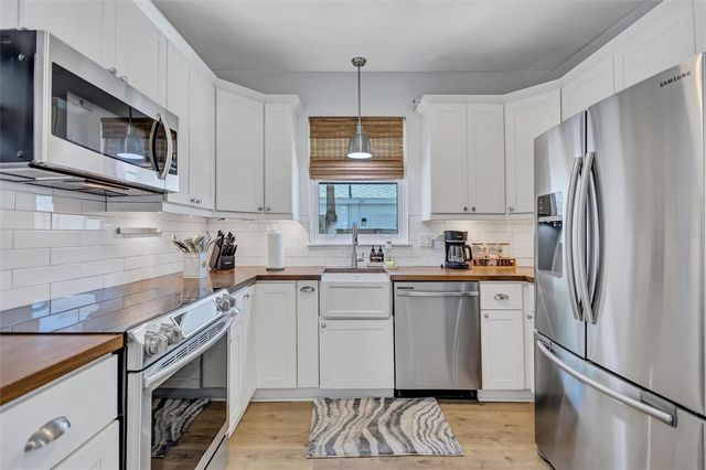 2437 FLOYD STREET, Sarasota, FL 34239