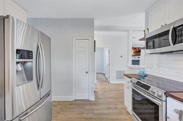 2437 FLOYD STREET, Sarasota, FL 34239