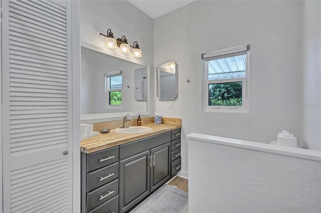 2437 FLOYD STREET, Sarasota, FL 34239
