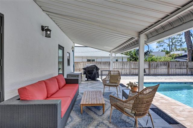 2437 FLOYD STREET, Sarasota, FL 34239