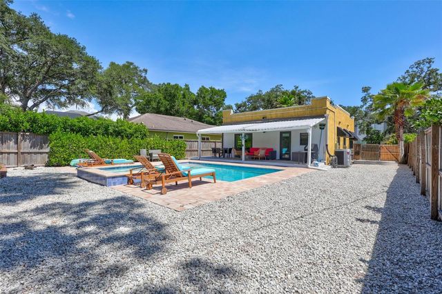 2437 FLOYD STREET, Sarasota, FL 34239