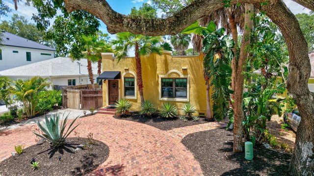 2437 FLOYD STREET, Sarasota, FL 34239