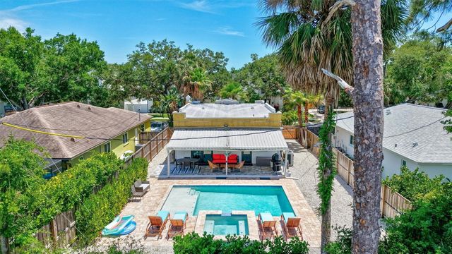 2437 FLOYD STREET, Sarasota, FL 34239