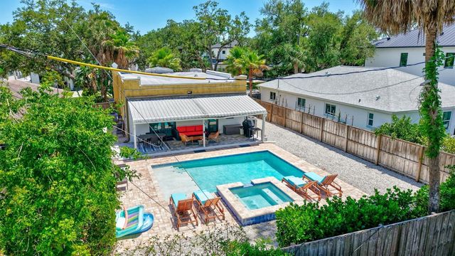 2437 FLOYD STREET, Sarasota, FL 34239
