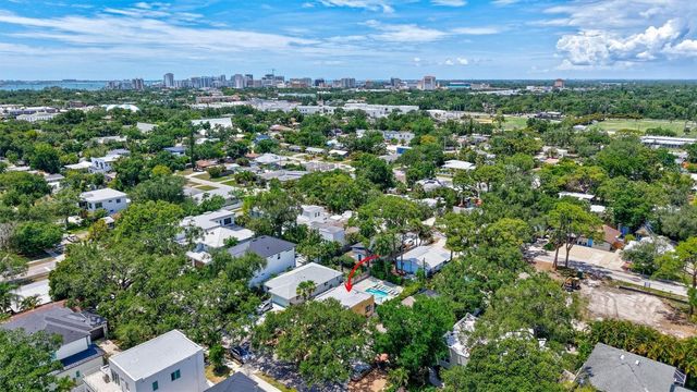2437 FLOYD STREET, Sarasota, FL 34239