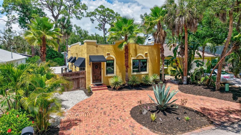 2437 FLOYD STREET, Sarasota, FL 34239